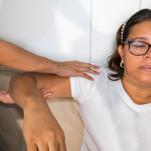 shoulder-pain-relief-primtetime-physical-therapy-destin-niceville-fort-walton-beach-FL